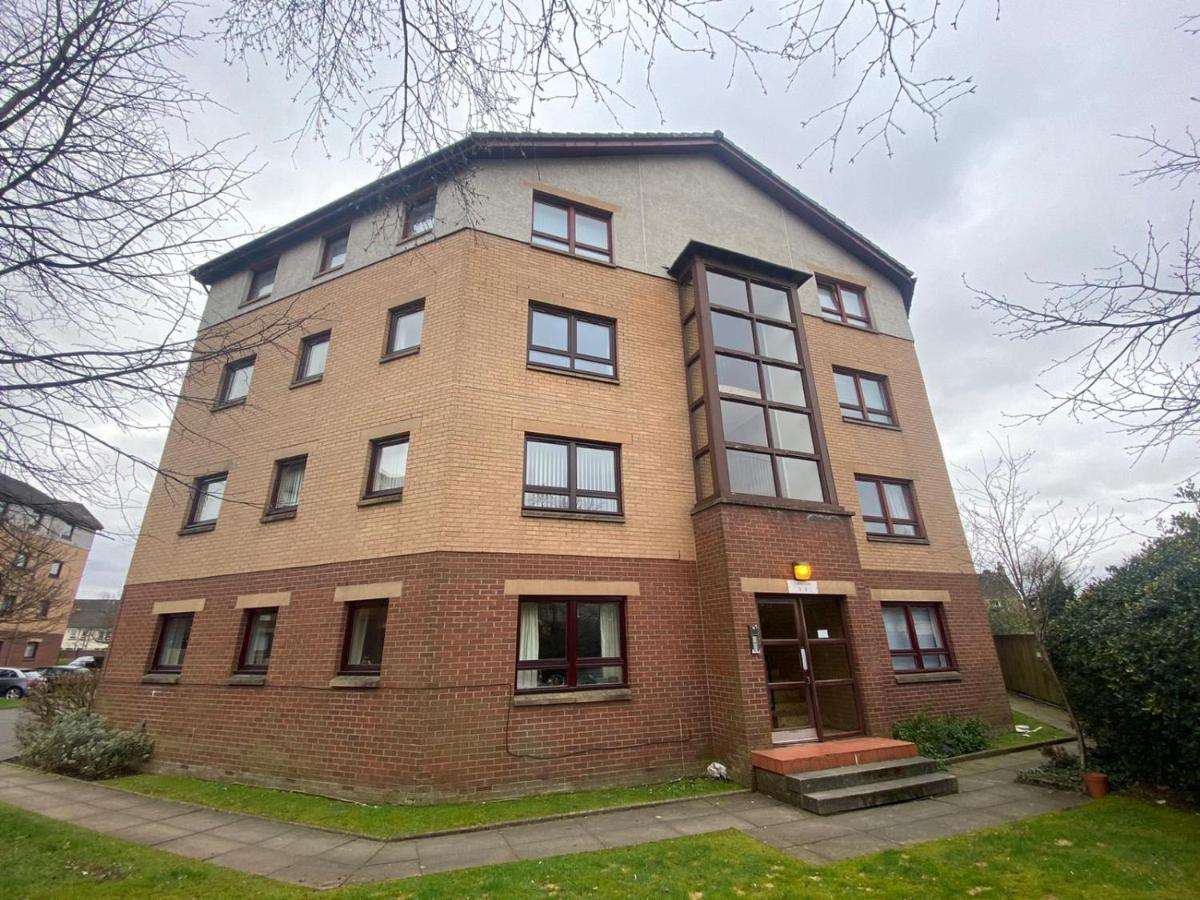 פאיסליי Beautiful 3 Bedroom Apt, Mins From Glasgow Airport, M8 & Sec מראה חיצוני תמונה