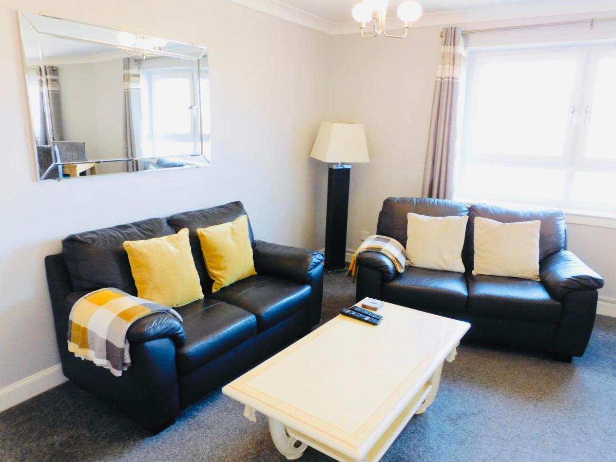 פאיסליי Beautiful 3 Bedroom Apt, Mins From Glasgow Airport, M8 & Sec מראה חיצוני תמונה